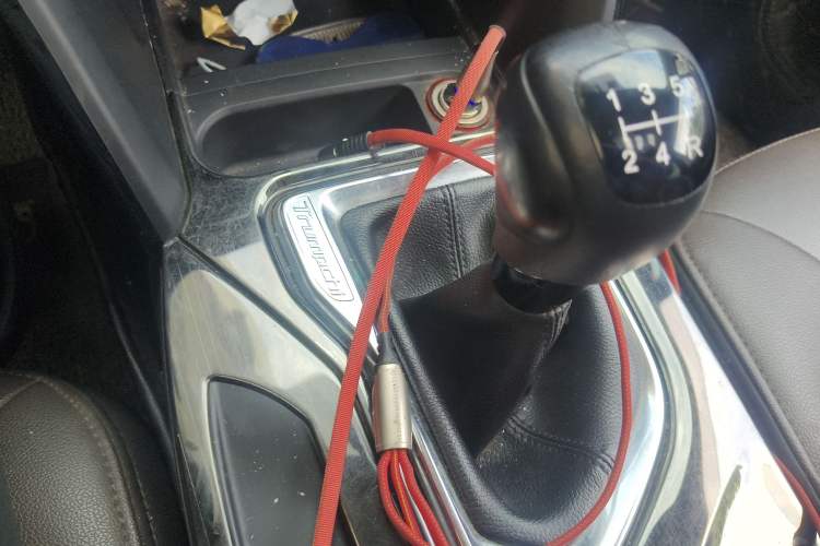Used GAC Trumpchi GS4 2016 235T Manual Luxury Edition Gear Lever