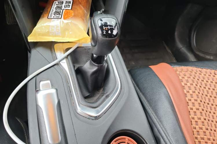 Used GAC Trumpchi GS4 2016 235T Manual Luxury Edition Gear Lever