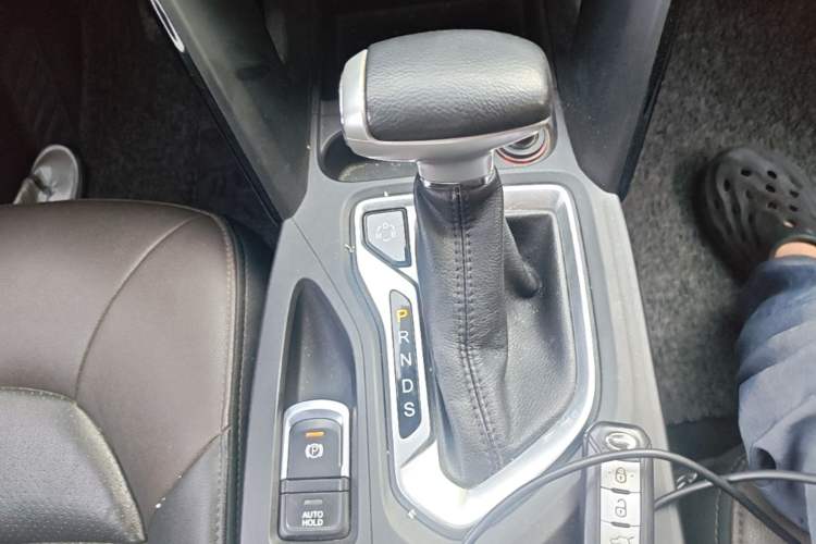 Used GAC Trumpchi GS4 2016 235T G-DCT Luxury Edition Gear Lever