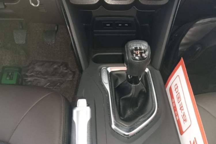 Used GAC Trumpchi GS4 2016 235T Manual Luxury Edition Gear Lever