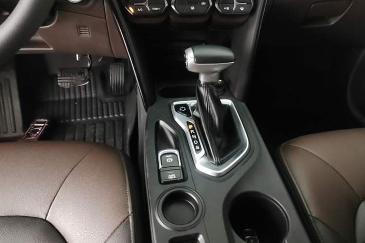 Used GAC Trumpchi GS4 2016 235T G-DCT Elite Edition Gear Lever