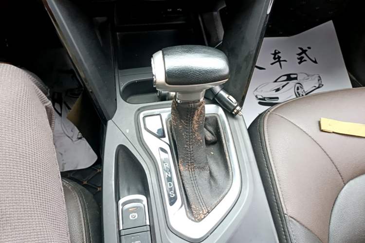 Used GAC Trumpchi GS4 2016 235T G-DCT Elite Edition Gear Lever