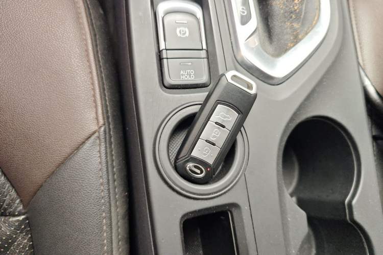 Used GAC Trumpchi GS4 2016 235T G-DCT Luxury Edition Gear Lever