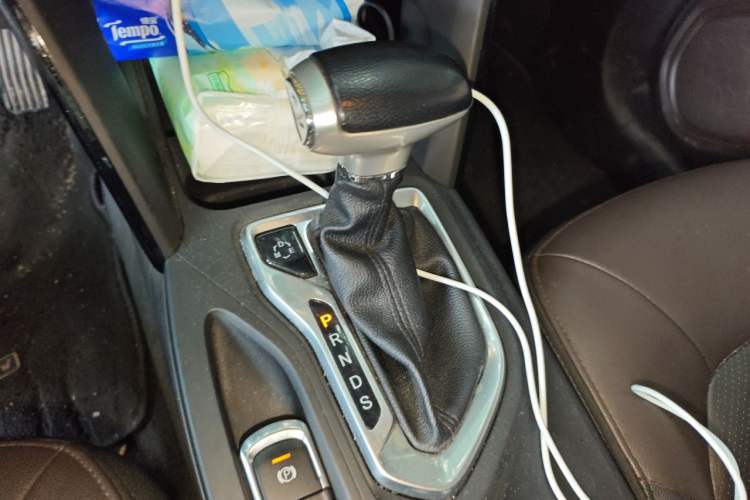 Used GAC Trumpchi GS4 2016 235T G-DCT Luxury Edition Gear Lever