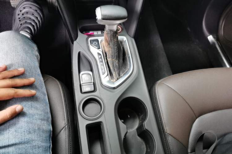 Used GAC Trumpchi GS4 2016 235T G-DCT Elite Edition Gear Lever