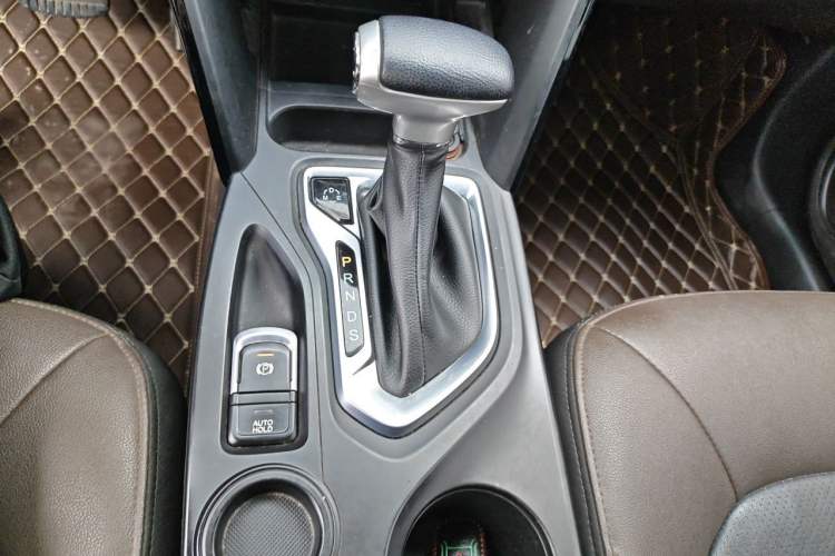 Used GAC Trumpchi GS4 2016 235T G-DCT Luxury Edition Gear Lever