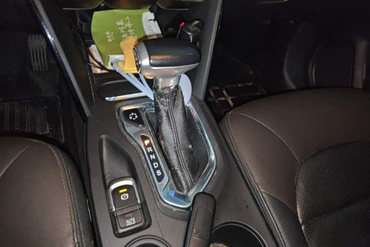 Used GAC Trumpchi GS4 2016 235T G-DCT Luxury Edition Gear Lever