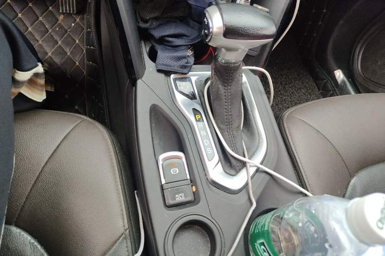 Used GAC Trumpchi GS4 2016 235T G-DCT Luxury Edition Gear Lever