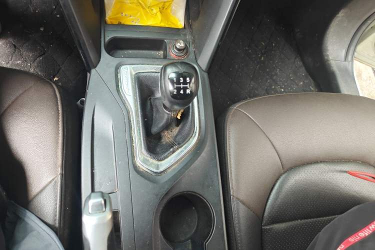 Used GAC Trumpchi GS4 2016 235T Manual Luxury Edition Gear Lever