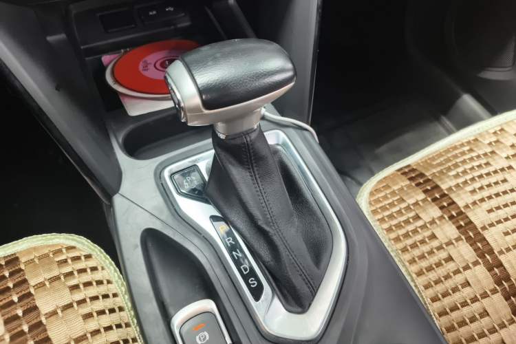 Used GAC Trumpchi GS4 2016 235T G-DCT Elite Edition Gear Lever