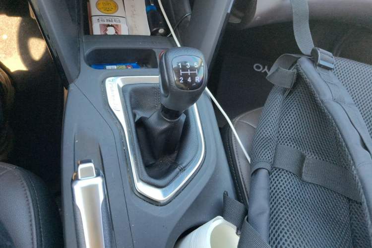 Used GAC Trumpchi GS4 2016 235T Manual Luxury Edition Gear Lever