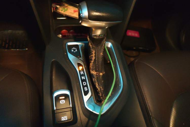 Used GAC Trumpchi GS4 2016 235T G-DCT Luxury Edition Gear Lever
