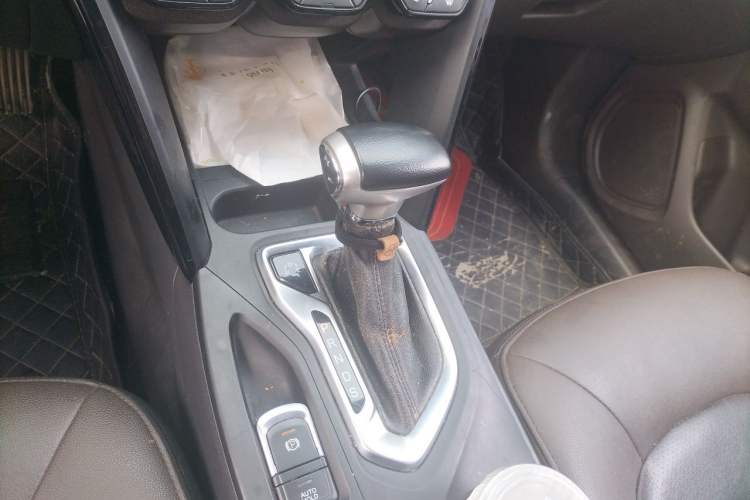 Used GAC Trumpchi GS4 2016 235T G-DCT Elite Edition Gear Lever