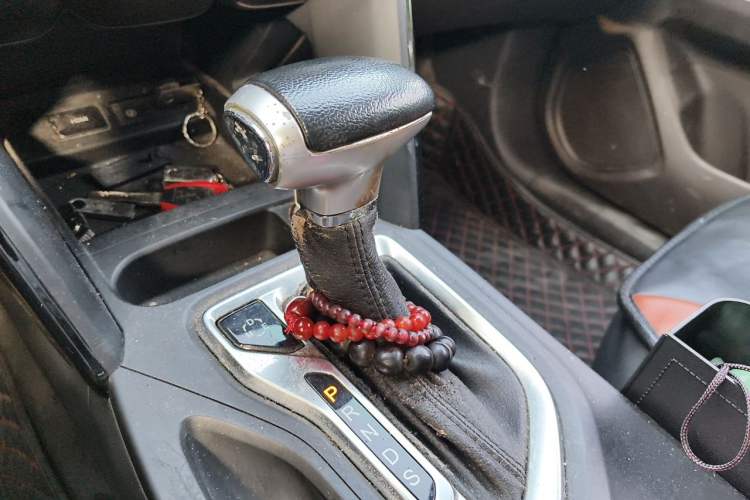 Used GAC Trumpchi GS4 2016 235T G-DCT Luxury Edition Gear Lever