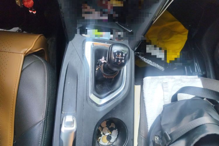 Used GAC Trumpchi GS4 2016 235T Manual Luxury Edition Gear Lever