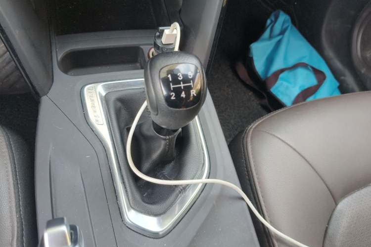 Used GAC Trumpchi GS4 2016 235T Manual Luxury Edition Gear Lever