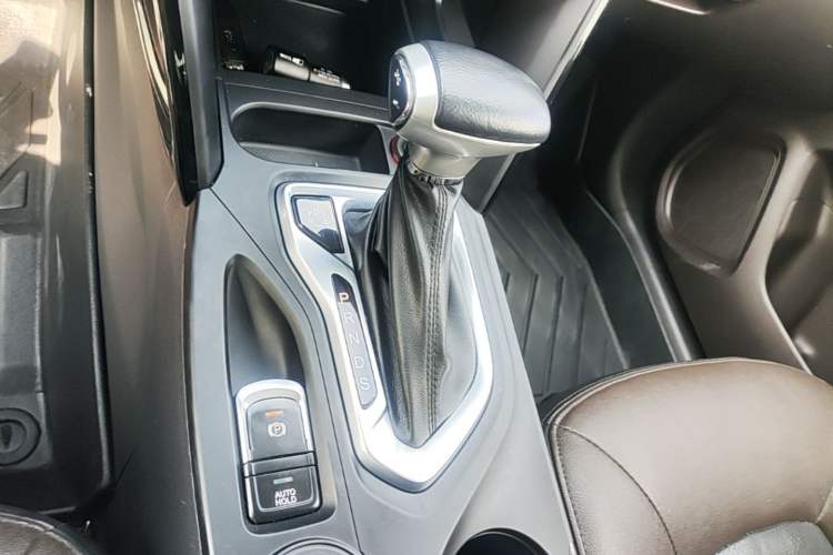 Used GAC Trumpchi GS4 2016 235T G-DCT Luxury Edition Gear Lever