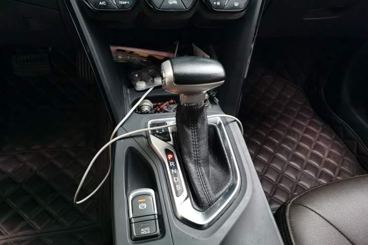 Used GAC Trumpchi GS4 2016 235T G-DCT Luxury Edition Gear Lever