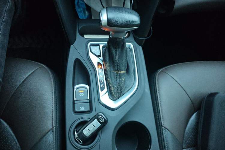 Used GAC Trumpchi GS4 2016 235T G-DCT Luxury Edition Gear Lever