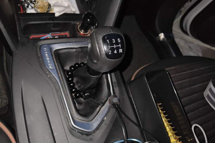 Used GAC Trumpchi GS4 2016 235T Manual Luxury Edition Gear Lever