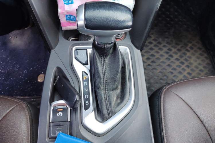 Used GAC Trumpchi GS4 2016 235T G-DCT Luxury Edition Gear Lever