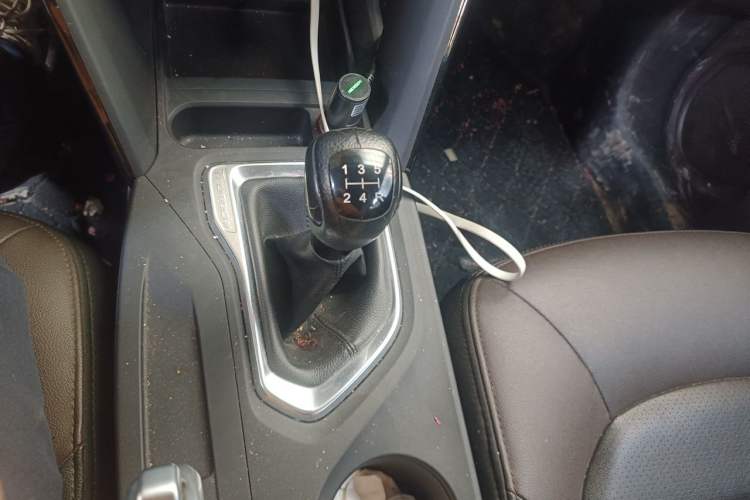 Used GAC Trumpchi GS4 2016 235T Manual Luxury Edition Gear Lever