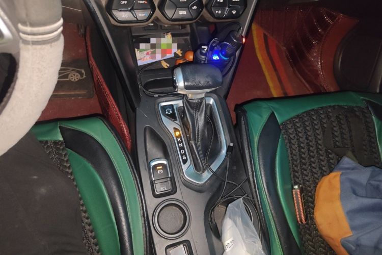 Used GAC Trumpchi GS4 2016 235T G-DCT Luxury Edition Gear Lever