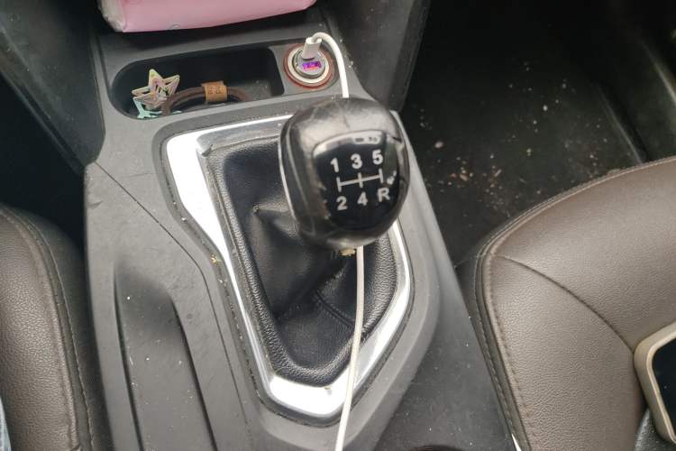 Used GAC Trumpchi GS4 2016 235T Manual Luxury Edition Gear Lever