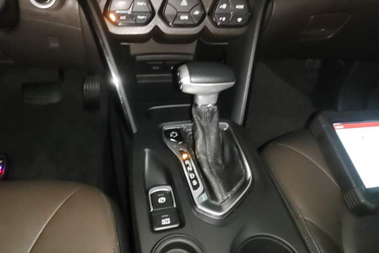 Used GAC Trumpchi GS4 2016 235T G-DCT Luxury Edition Gear Lever