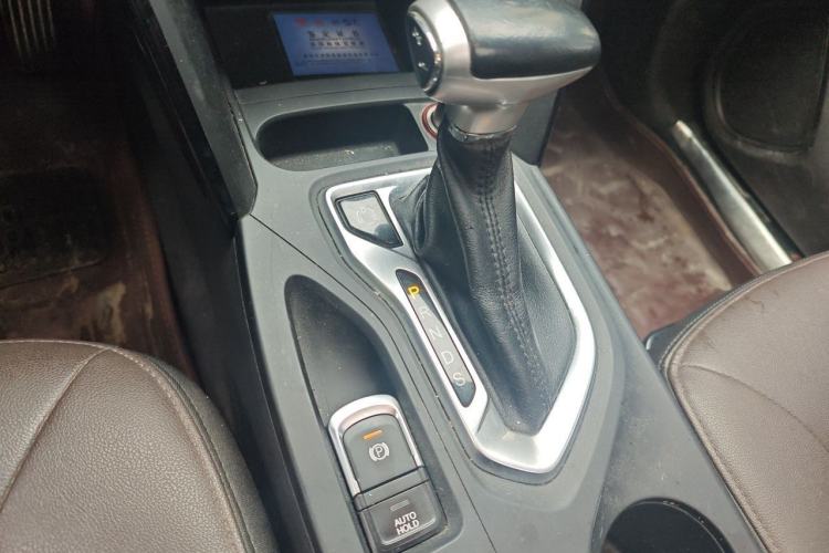 Used GAC Trumpchi GS4 2016 235T G-DCT Luxury Edition Gear Lever