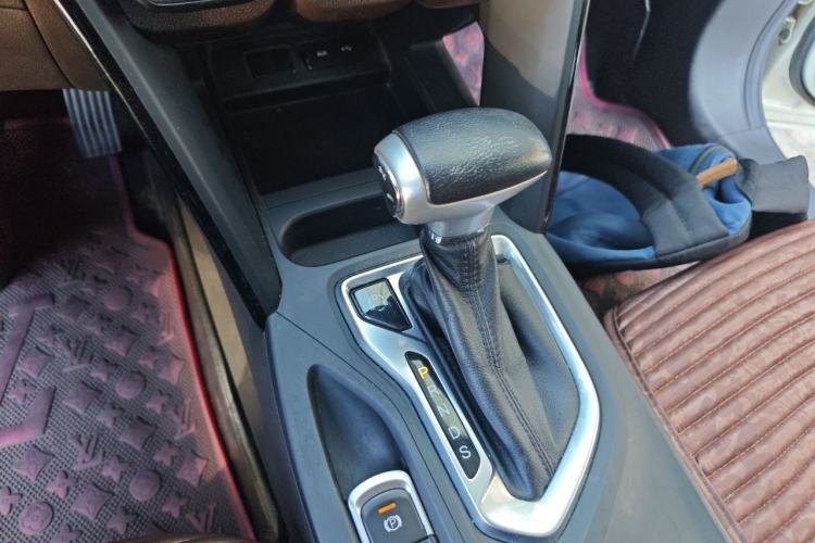 Used GAC Trumpchi GS4 2016 235T G-DCT Elite Edition Gear Lever