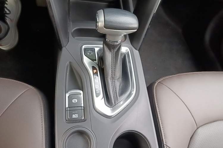 Used GAC Trumpchi GS4 2016 235T G-DCT Luxury Edition Gear Lever