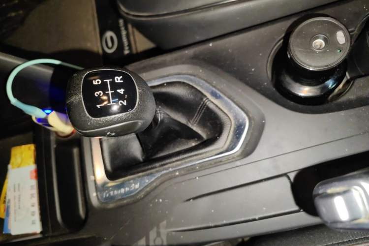 Used GAC Trumpchi GS4 2016 235T Manual Luxury Edition Gear Lever