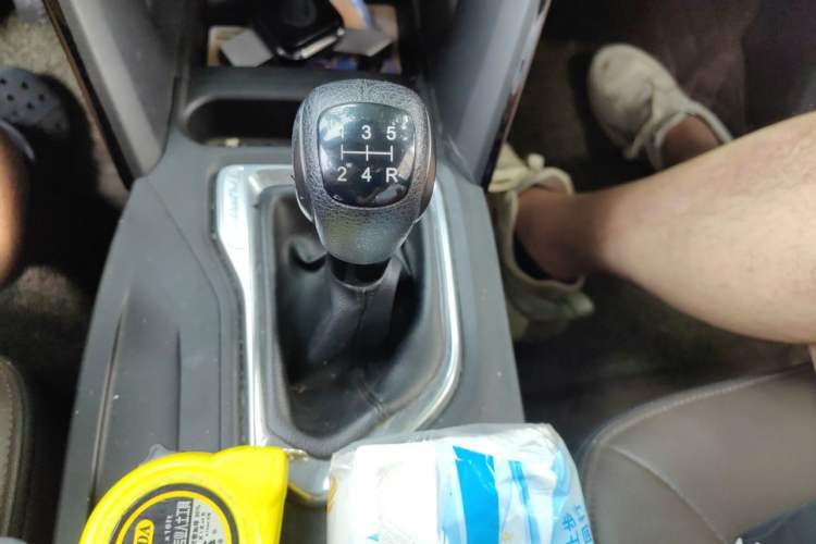 Used GAC Trumpchi GS4 2016 235T Manual Luxury Edition Gear Lever