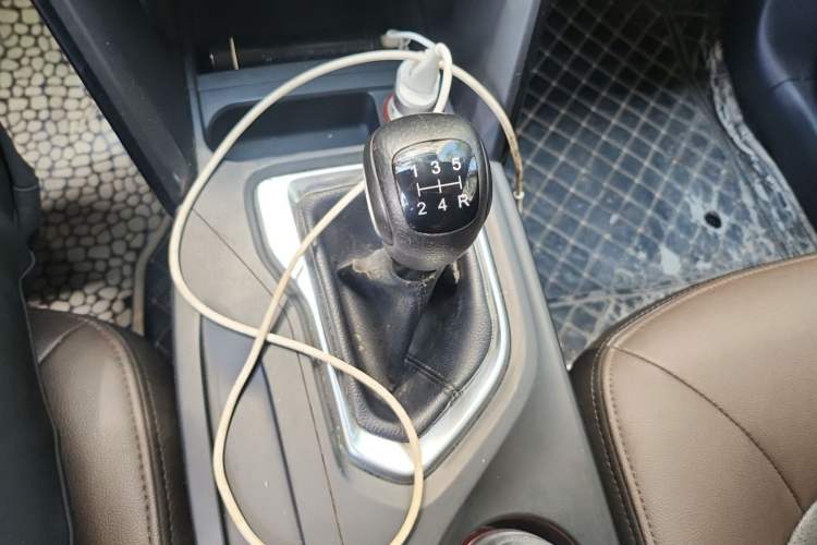 Used GAC Trumpchi GS4 2016 235T Manual Luxury Edition Gear Lever