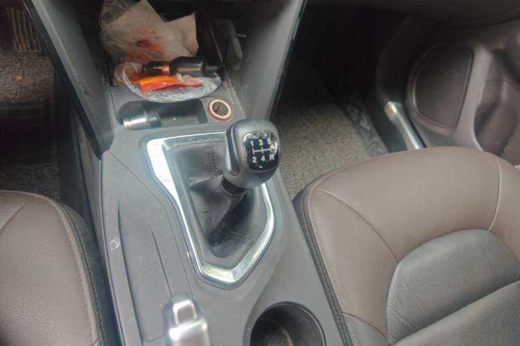 Used GAC Trumpchi GS4 2016 235T Manual Luxury Edition Gear Lever