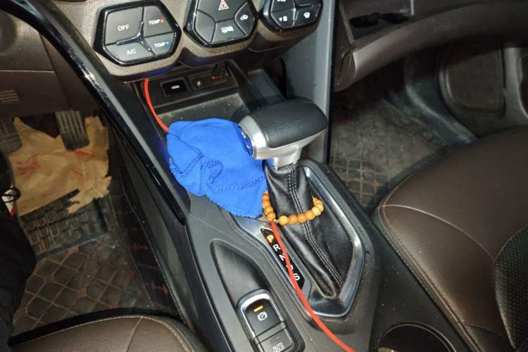 Used GAC Trumpchi GS4 2016 235T G-DCT Luxury Edition Gear Lever