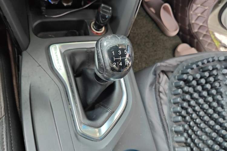 Used GAC Trumpchi GS4 2016 235T Manual Luxury Edition Gear Lever
