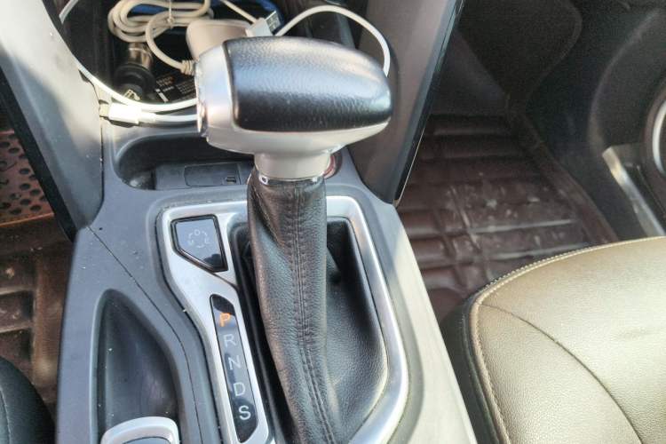 Used GAC Trumpchi GS4 2016 235T G-DCT Luxury Edition Gear Lever