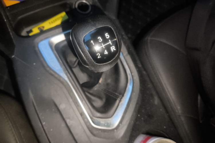Used GAC Trumpchi GS4 2016 235T Manual Luxury Edition Gear Lever