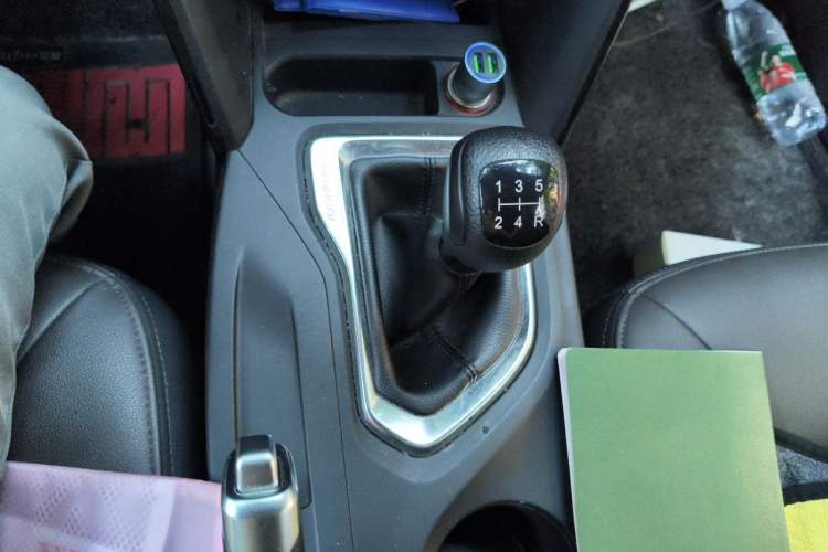 Used GAC Trumpchi GS4 2016 235T Manual Luxury Edition Gear Lever