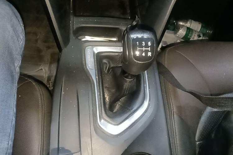 Used GAC Trumpchi GS4 2016 235T Manual Luxury Edition Gear Lever
