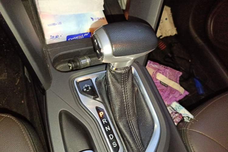 Used GAC Trumpchi GS4 2016 235T G-DCT Luxury Edition Gear Lever