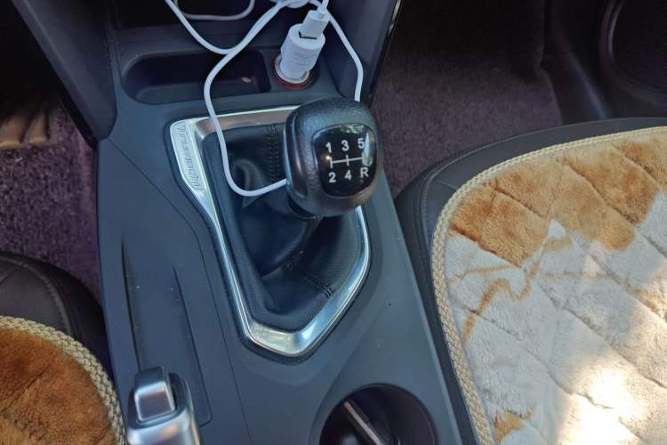 Used GAC Trumpchi GS4 2016 235T Manual Luxury Edition Gear Lever
