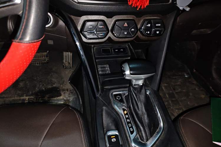 Used GAC Trumpchi GS4 2016 235T G-DCT Elite Edition Gear Lever