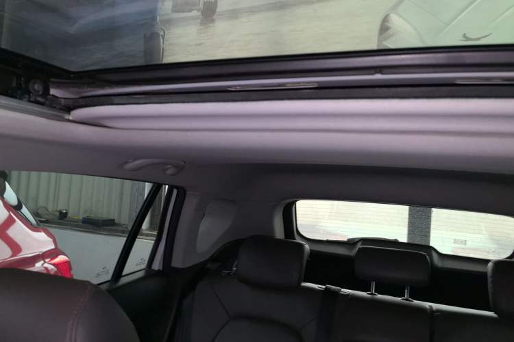 Used GAC Trumpchi GS4 2016 235T G-DCT Luxury Edition Headliner