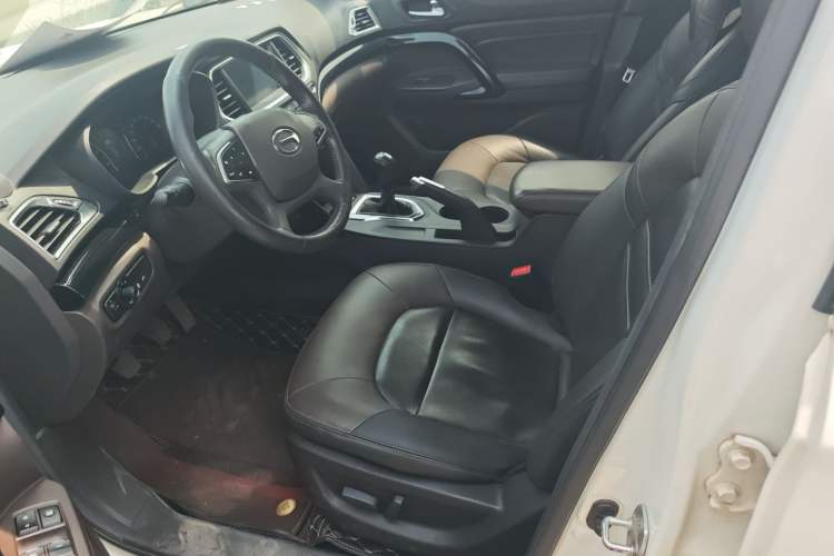 Used GAC Trumpchi GS4 2016 235T Manual Luxury Edition Interior 1