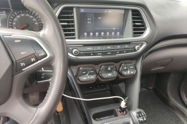 Used GAC Trumpchi GS4 2016 235T Manual Luxury Edition Interior 2