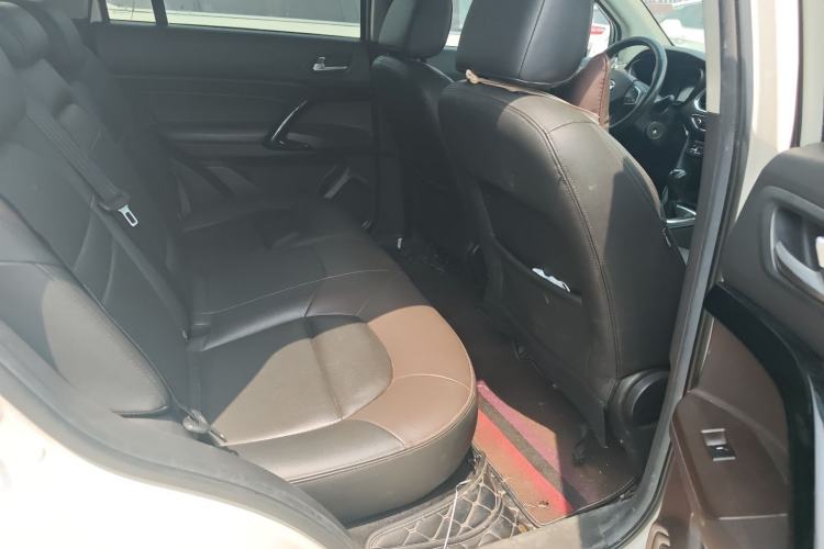 Used GAC Trumpchi GS4 2016 235T Manual Luxury Edition Interior 2
