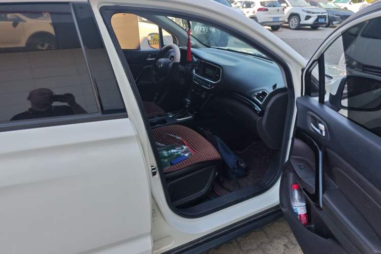Used GAC Trumpchi GS4 2016 235T G-DCT Elite Edition Interior 4